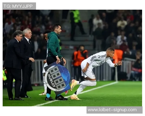 欧联杯惊喜时刻那不勒斯逆转里昂全场沸腾战报解析